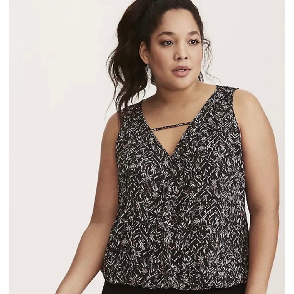 TORRID Women's Sleeveless Black Georgette Surplice Tank Plus Size 2 2X